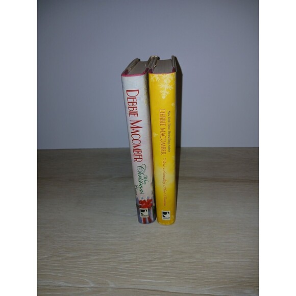 When Christmas Comes & There's Something About Christmas Books Debbie Macomber - Picture 3 of 12